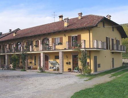 Cascina Rocca - Guest House Кастильоне-Фаллетто Экстерьер фото