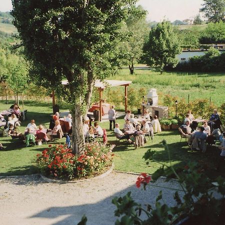 Cascina Rocca - Guest House Кастильоне-Фаллетто Экстерьер фото
