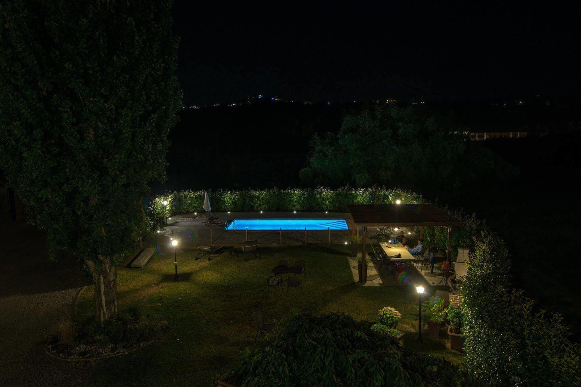 Cascina Rocca - Guest House Кастильоне-Фаллетто Экстерьер фото